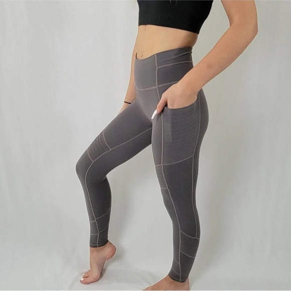 Athlete Stash Pocket Motto Leggings - Picture 10 of 12